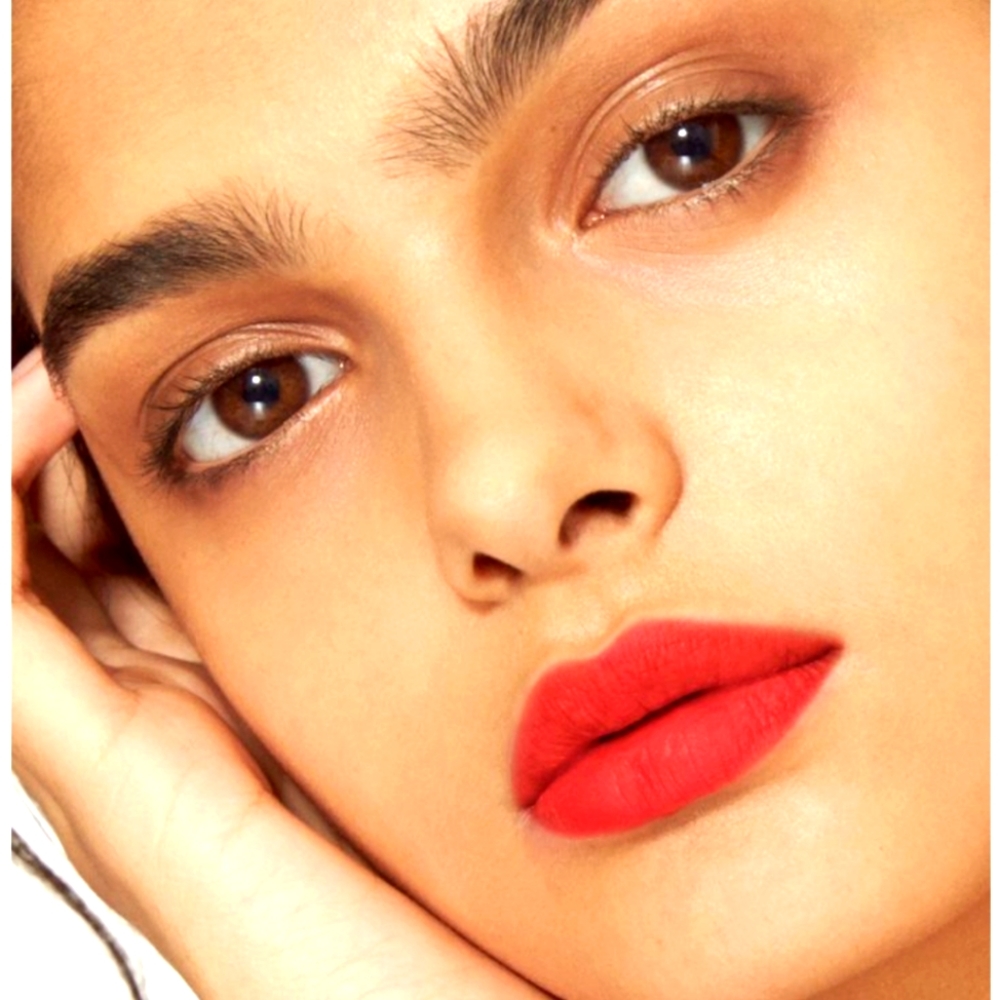 Burberry Liquid Lip Velvet– Military Red No.41